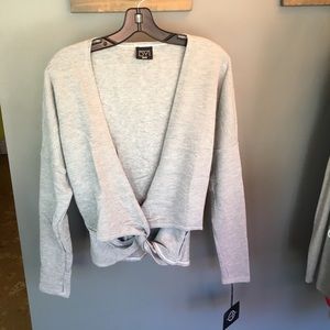 DYI Traverse Top in gray.